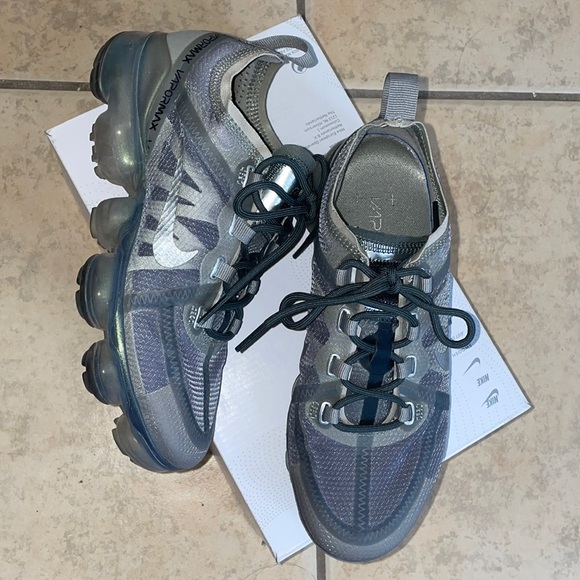 Nike Vapormax - Picture 2 of 5
